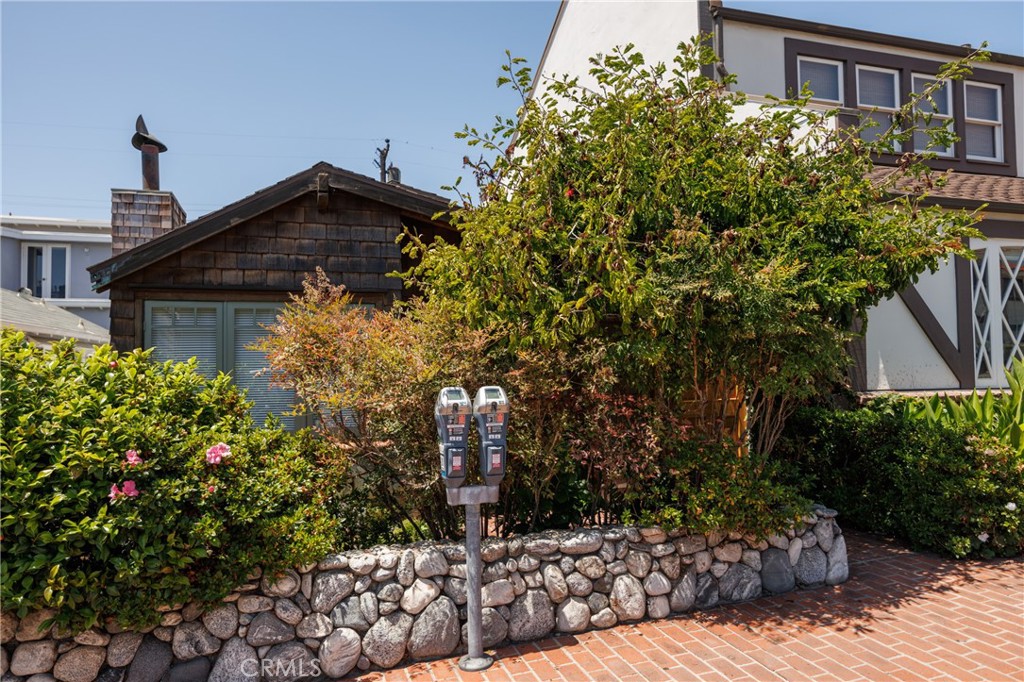 951 Glenneyre