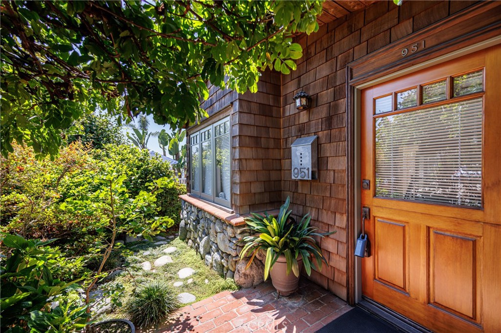951 Glenneyre