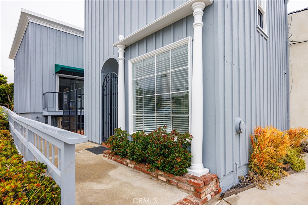 1435 Glenneyre