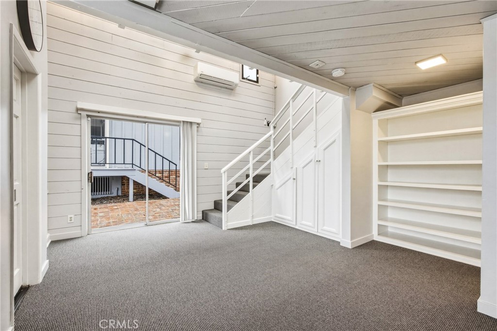 1435 Glenneyre