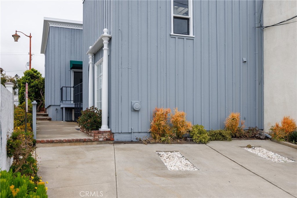 1435 Glenneyre