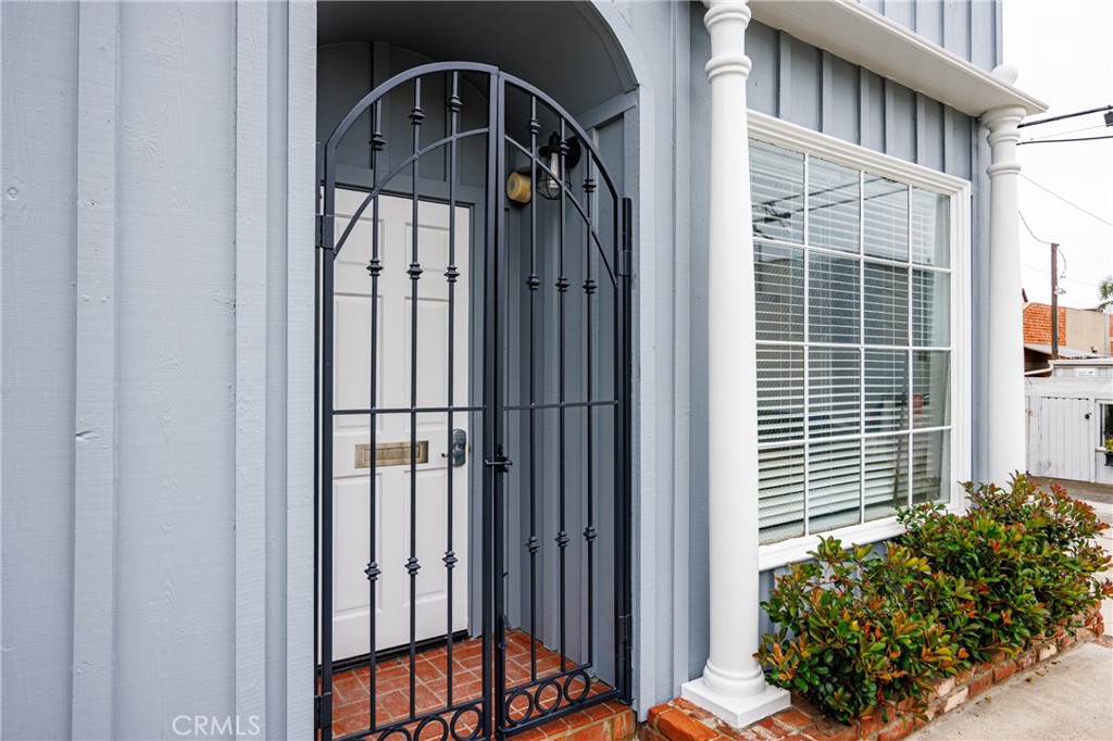 1435 Glenneyre