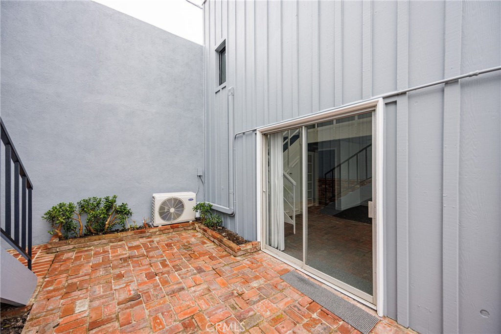 1435 Glenneyre