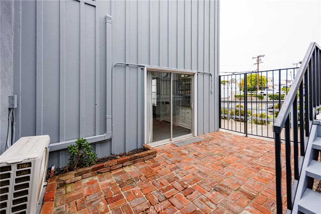 1435 Glenneyre