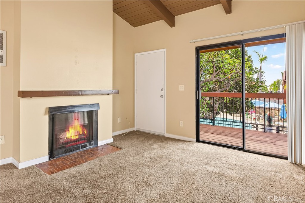 399 W Bay B203