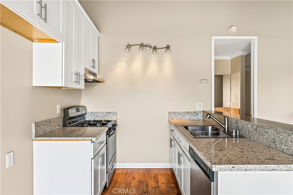 399 W Bay B203