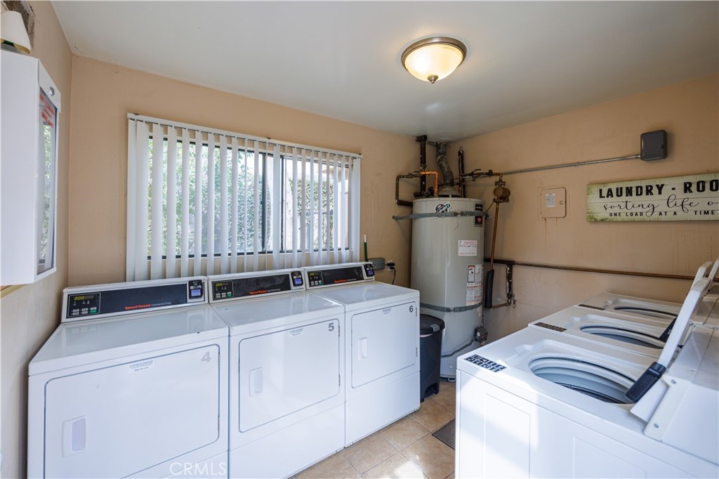 399 W Bay C202