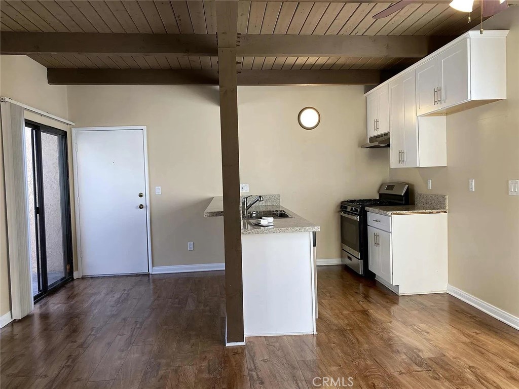 399 W Bay C202