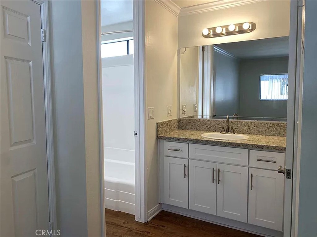 399 W Bay C202