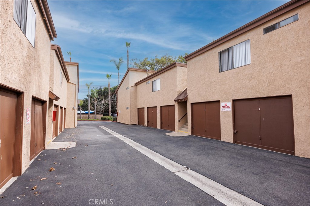 399 W Bay C202