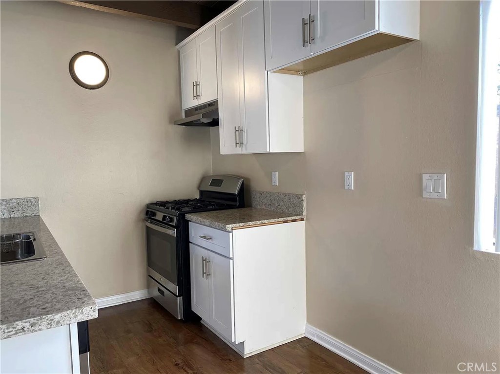 399 W Bay C202