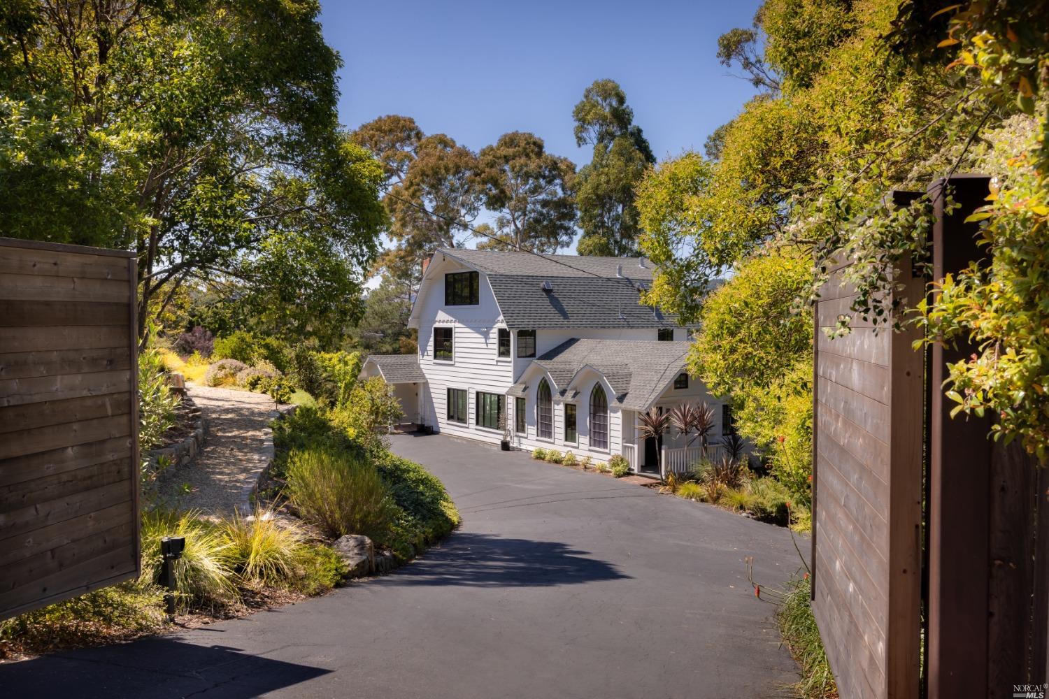 204 Tiburon Boulevard