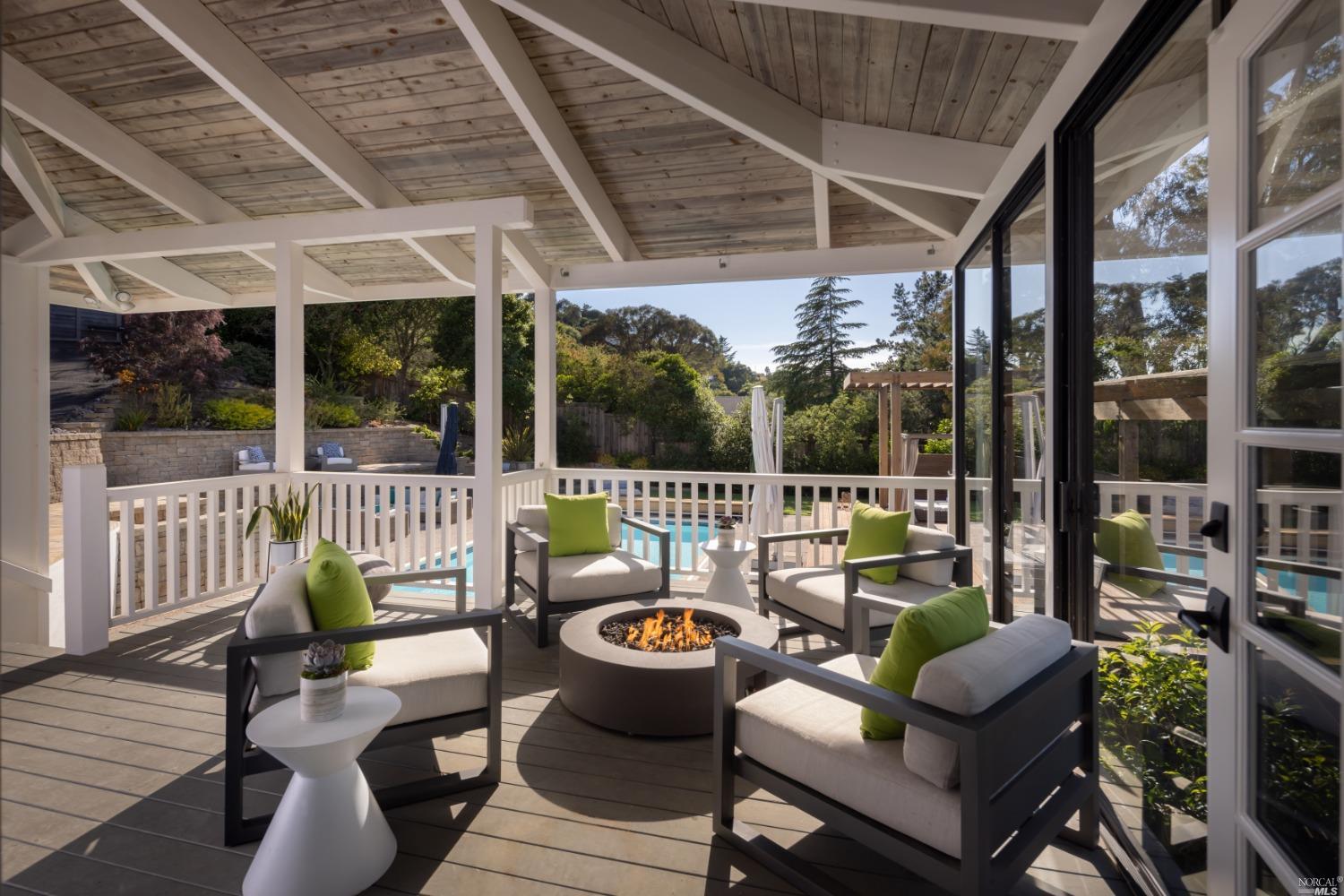 204 Tiburon Boulevard