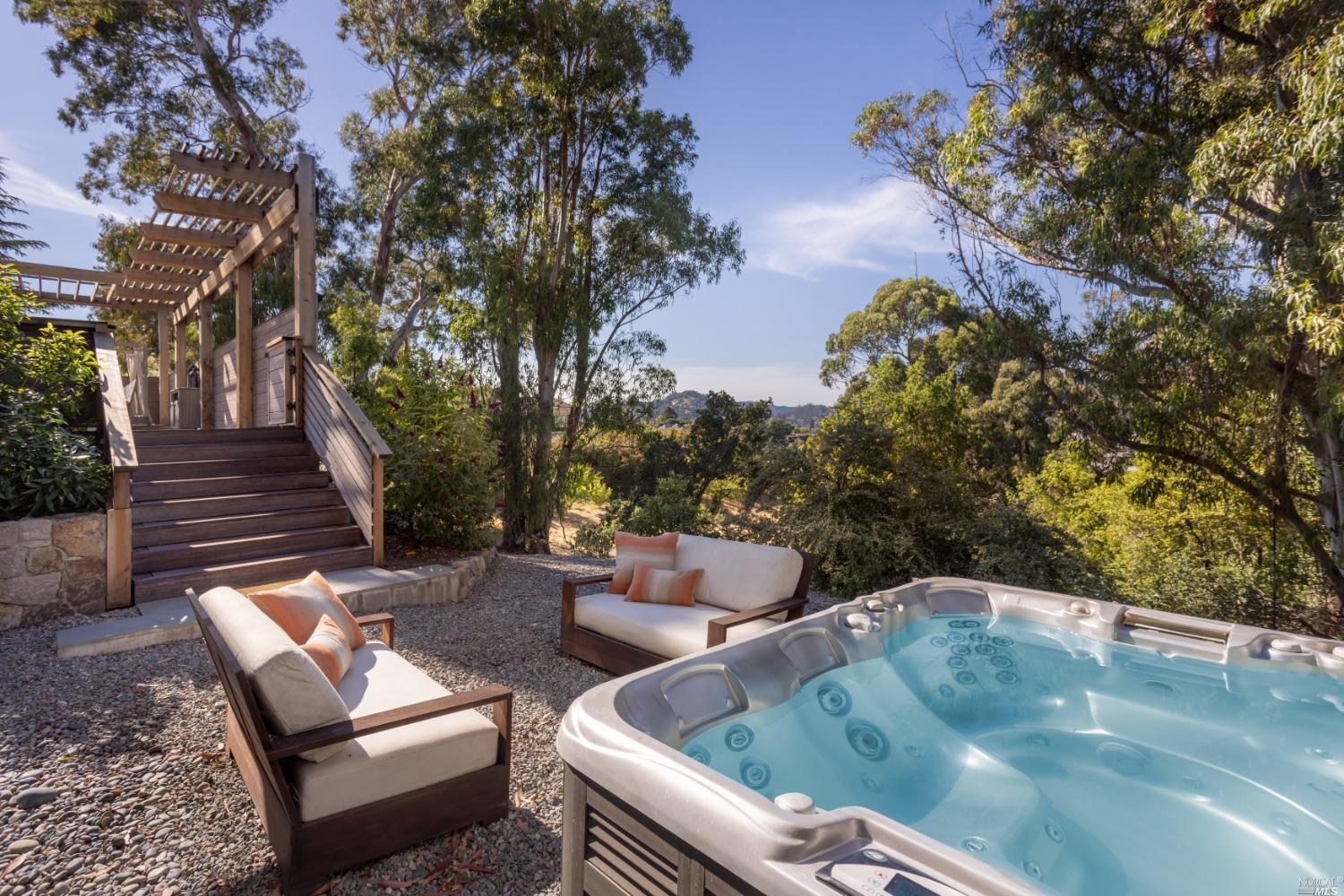204 Tiburon Boulevard
