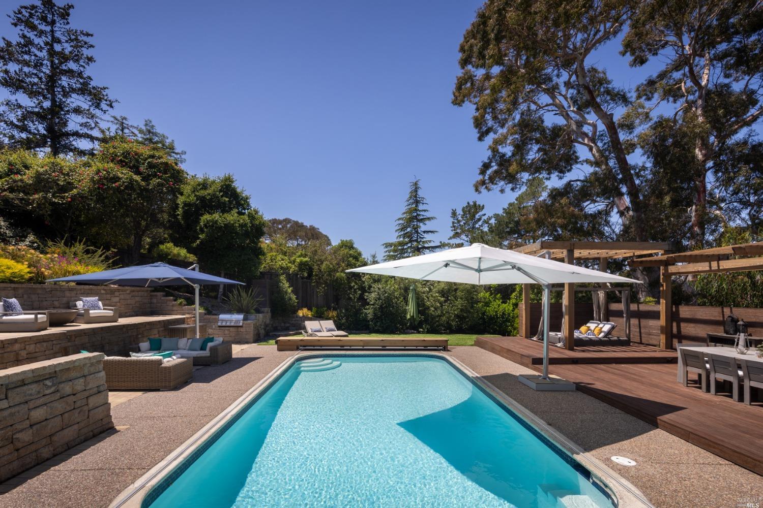 204 Tiburon Boulevard