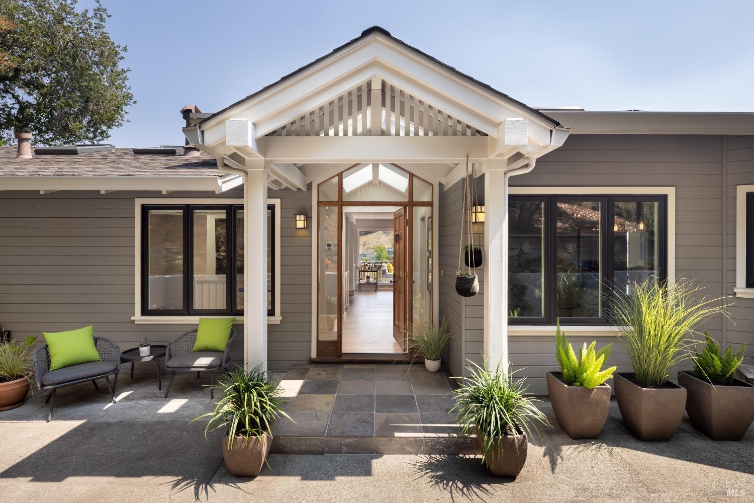 260 Los Cerros Drive