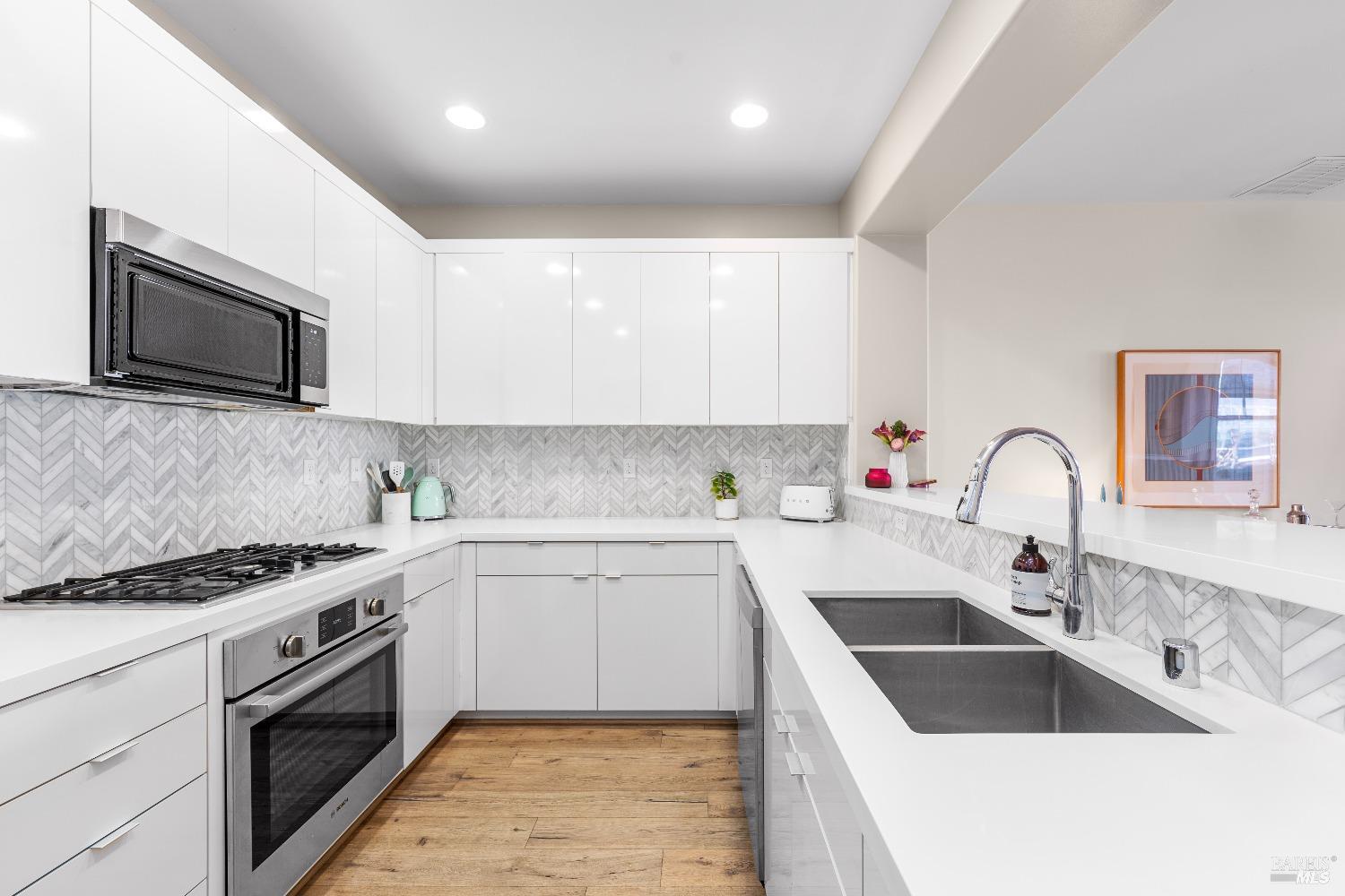10 Bayharbor Way