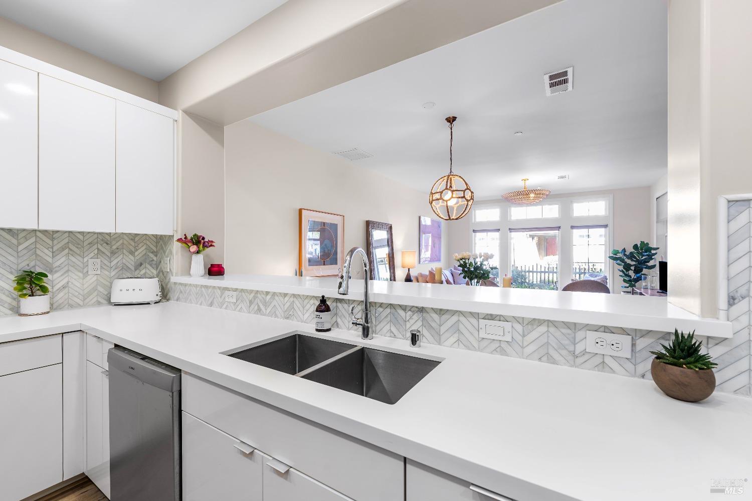10 Bayharbor Way