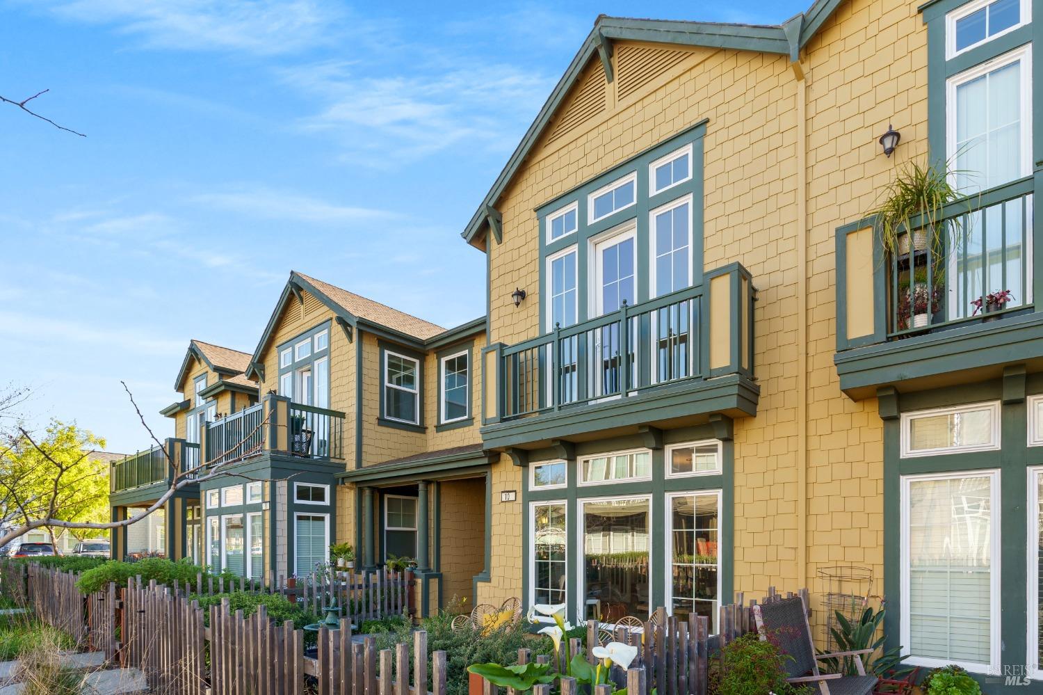 10 Bayharbor Way