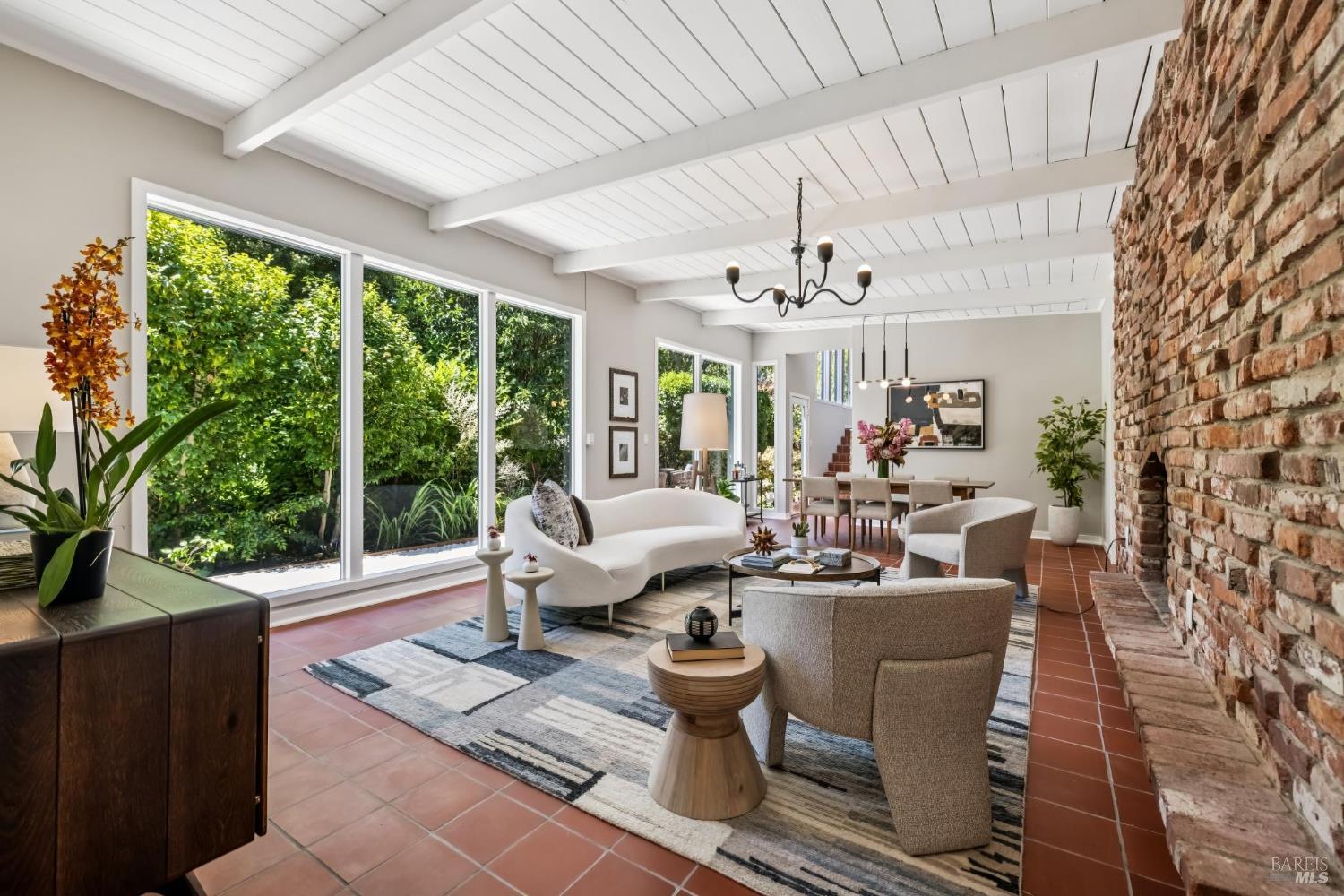 29 Portola Ln