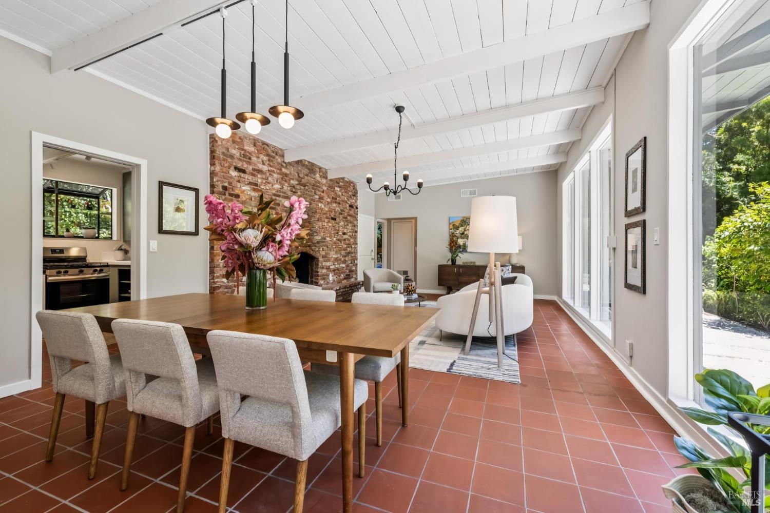 29 Portola Ln