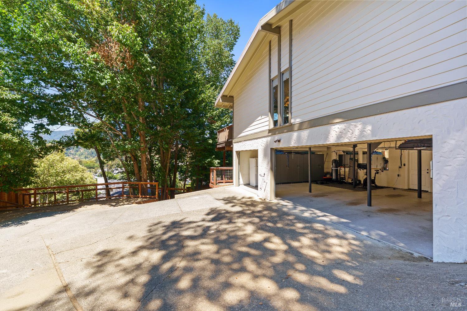 61 N Knoll Rd