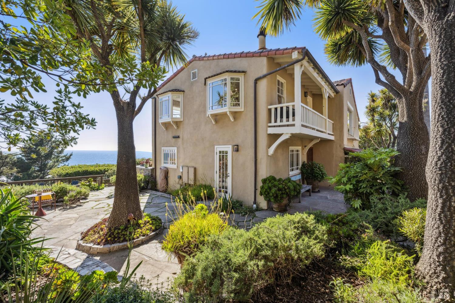 3275 Shoreline Highway