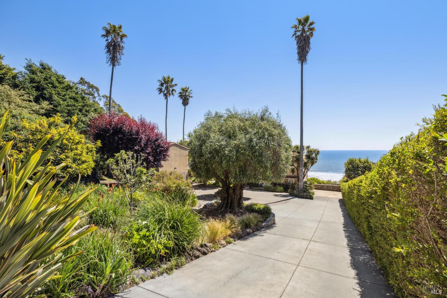 3275 Shoreline Highway