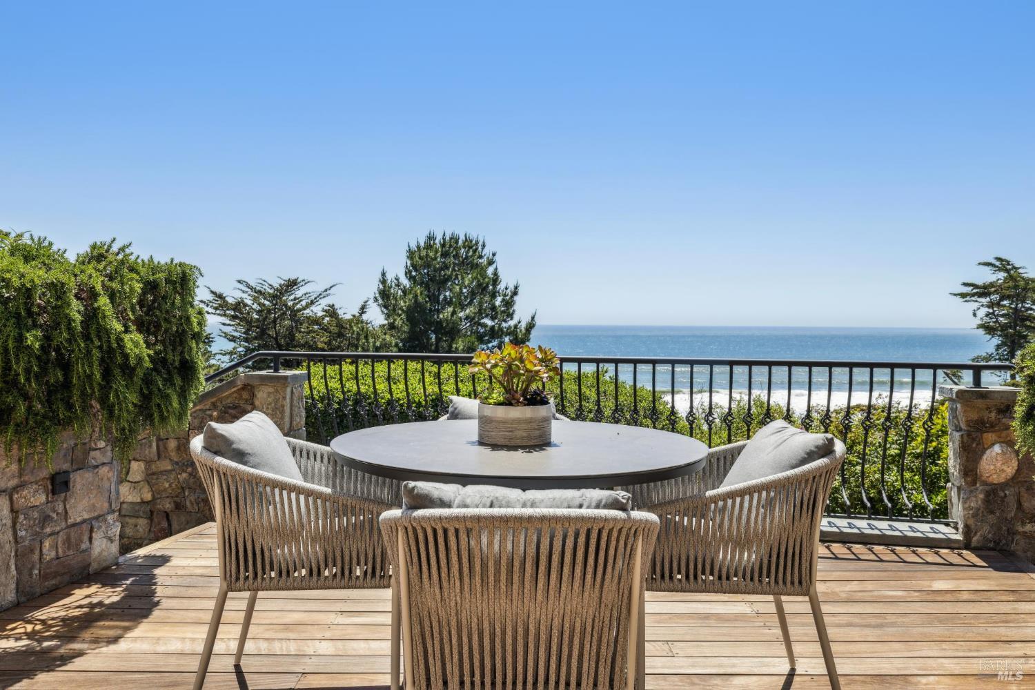 3275 Shoreline Highway