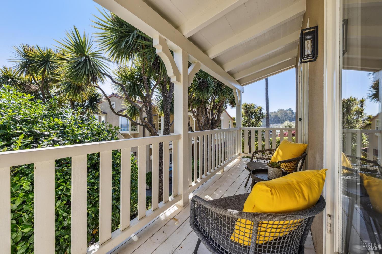 3275 Shoreline Highway