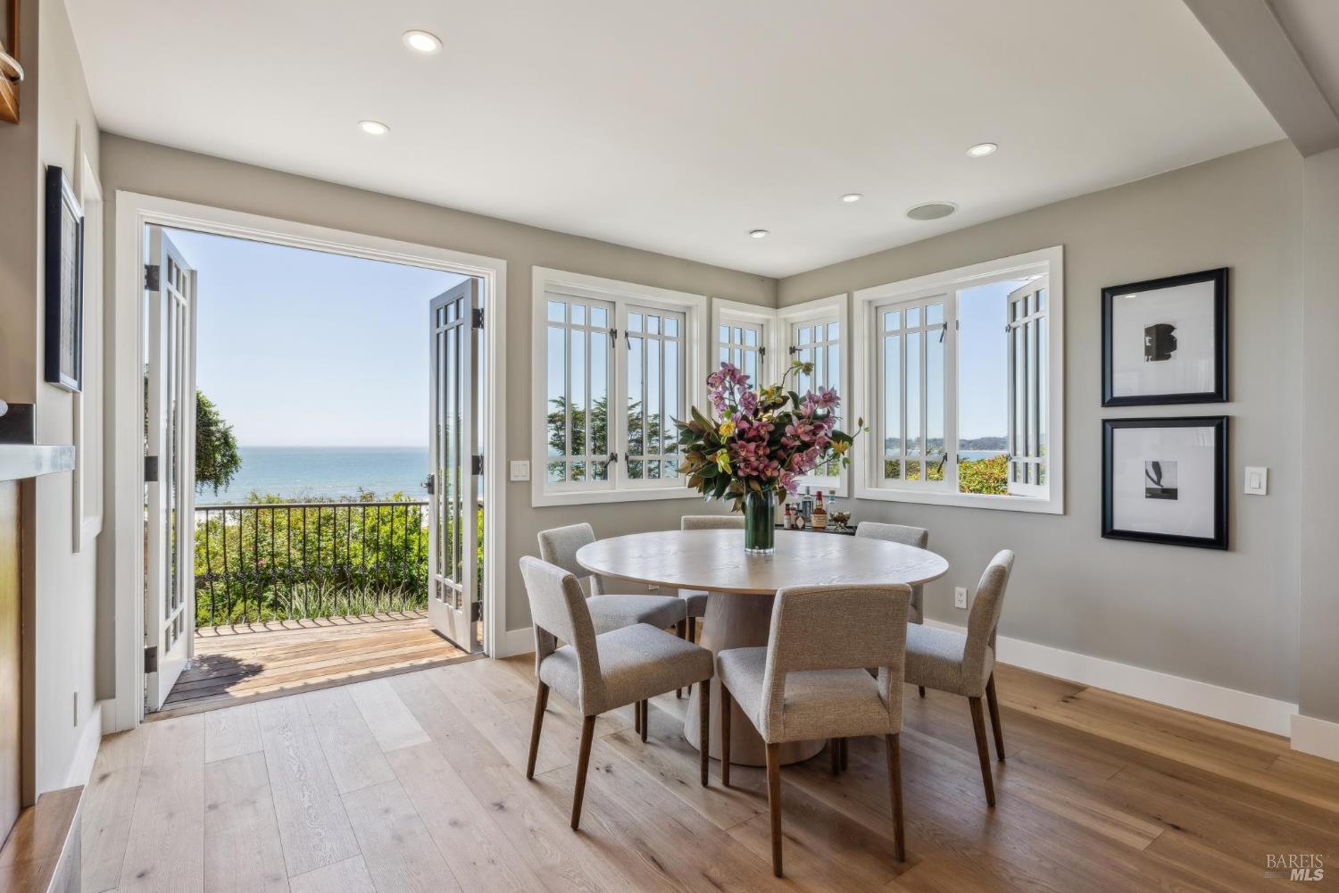 3275 Shoreline Highway