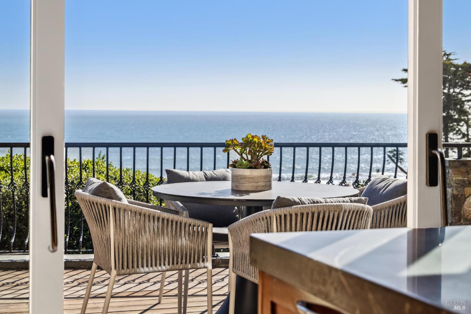 3275 Shoreline Highway