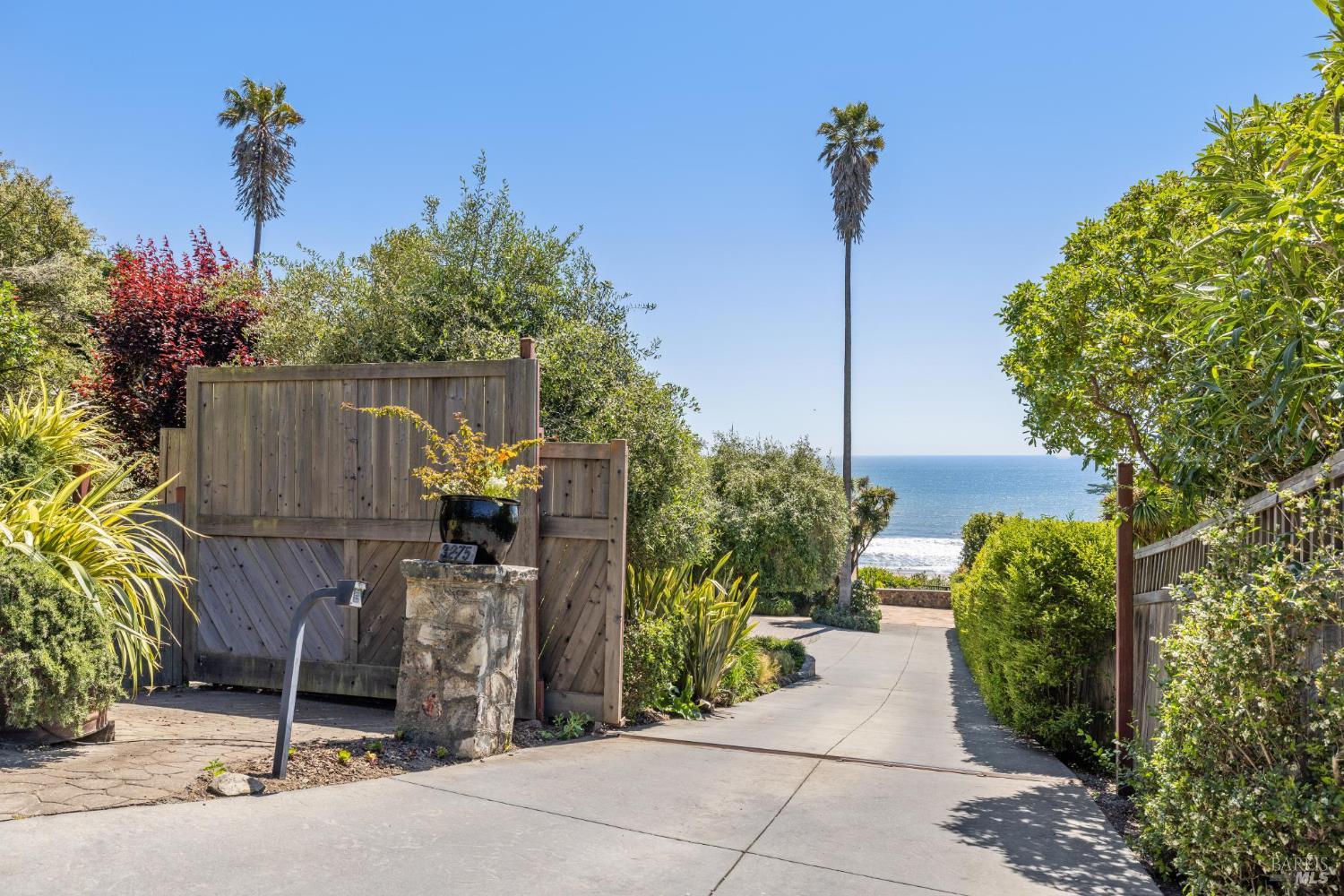 3275 Shoreline Highway