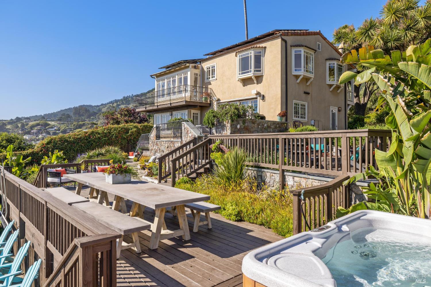 3275 Shoreline Highway