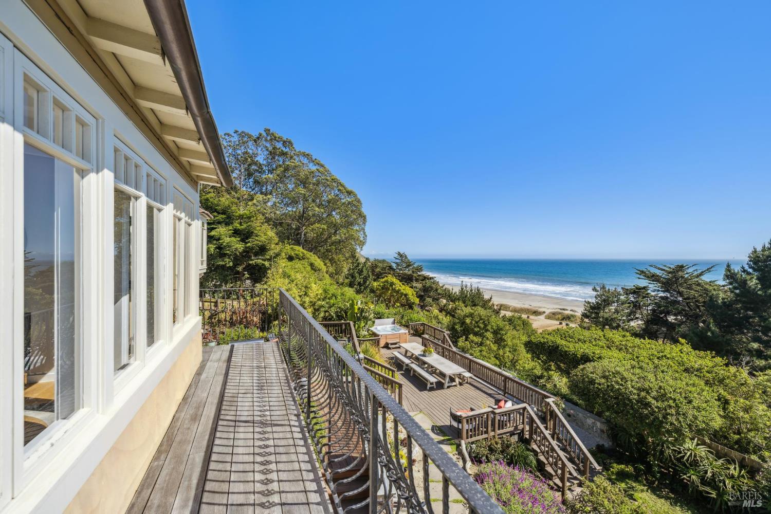3275 Shoreline Highway
