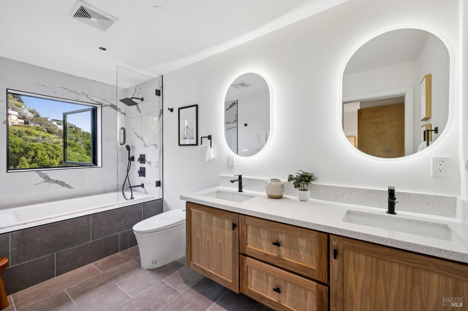 448 Sausalito Boulevard