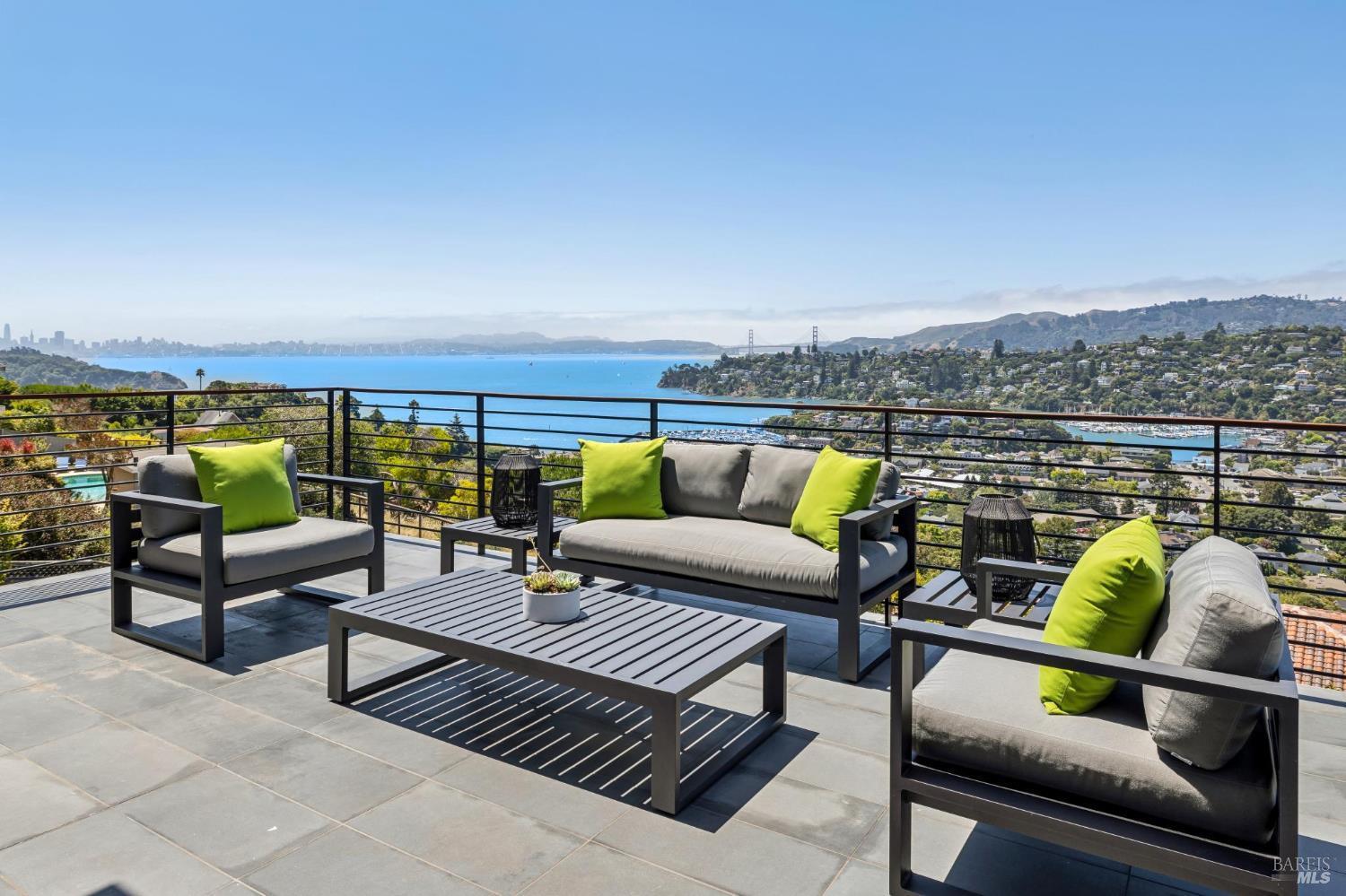 1808 Lagoon View Drive