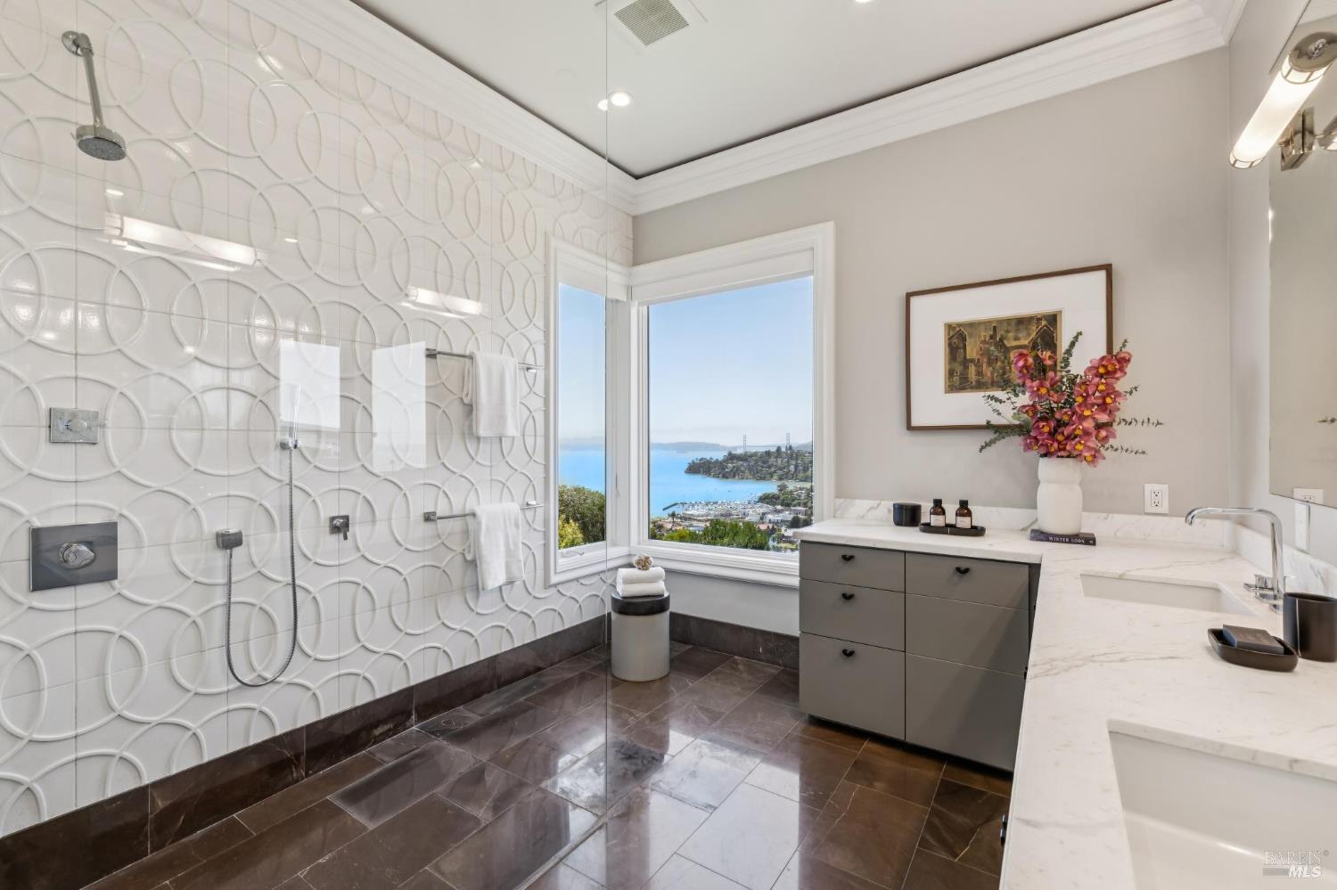 1808 Lagoon View Drive