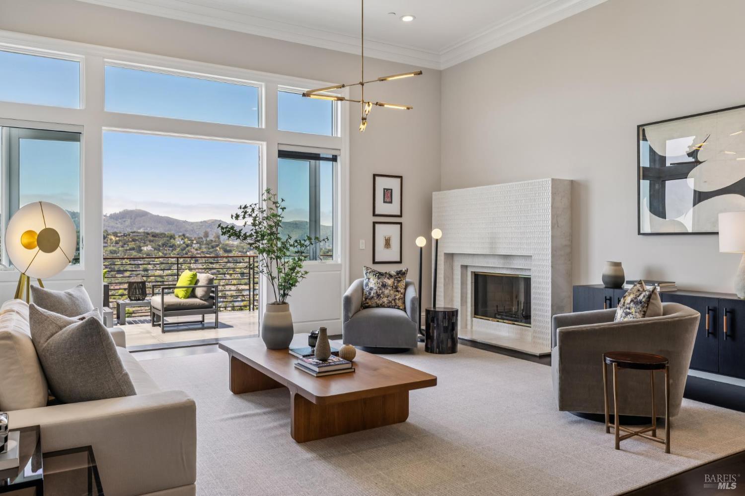 1808 Lagoon View Drive
