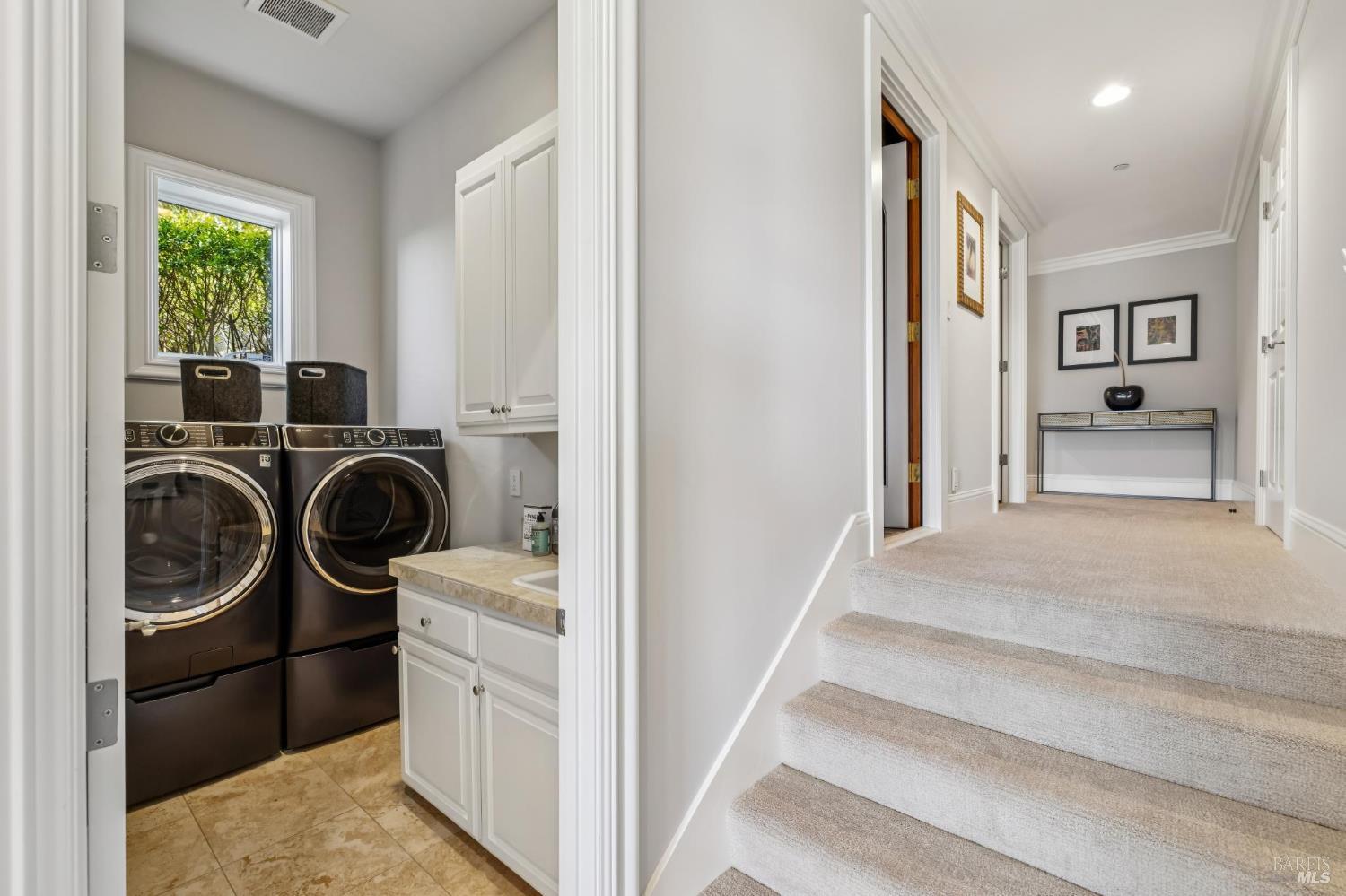 1808 Lagoon View Drive