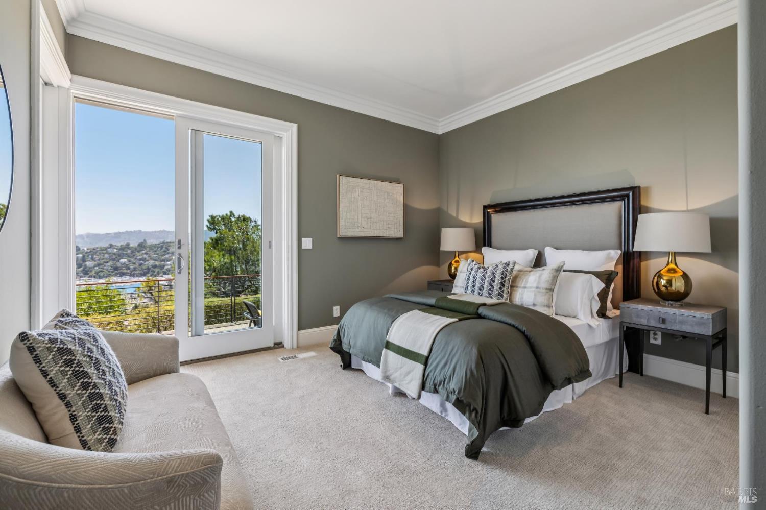 1808 Lagoon View Drive