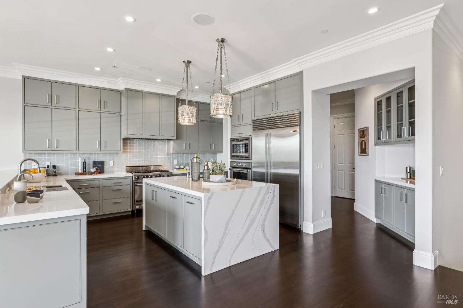 1808 Lagoon View Drive