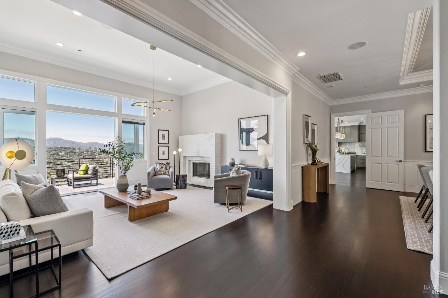 1808 Lagoon View Drive