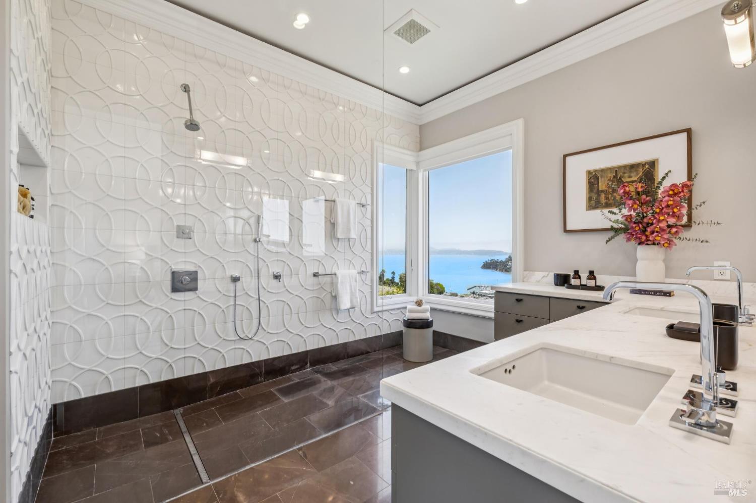 1808 Lagoon View Drive