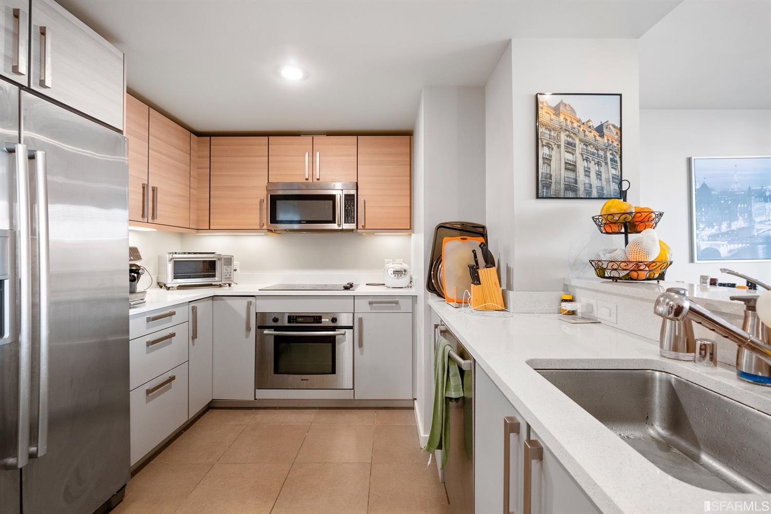 555 4th Street Unit: 704