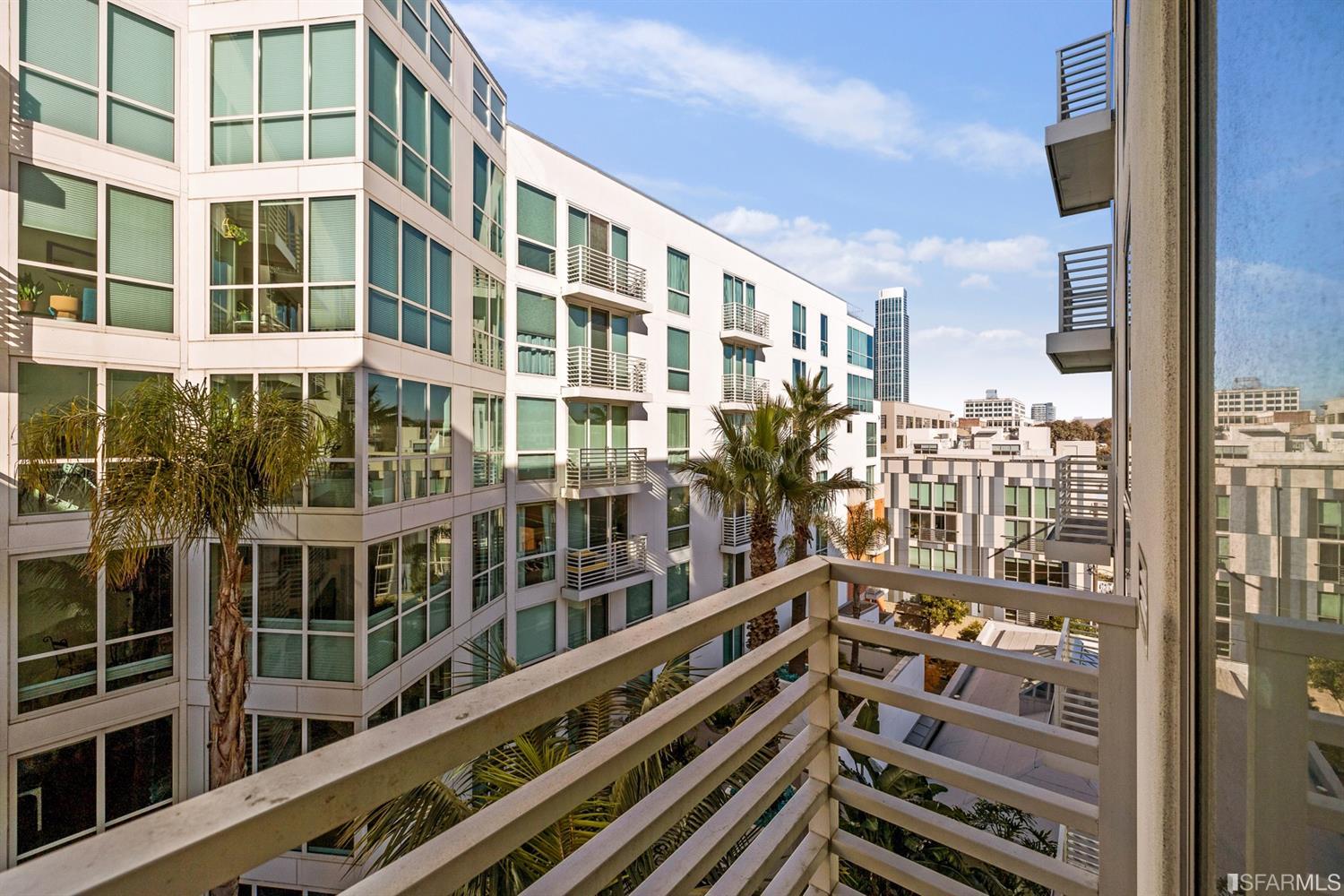 555 4th Street Unit: 704