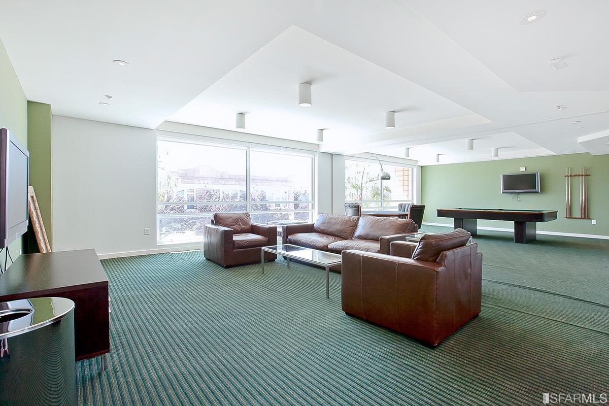 555 4th Street Unit: 704