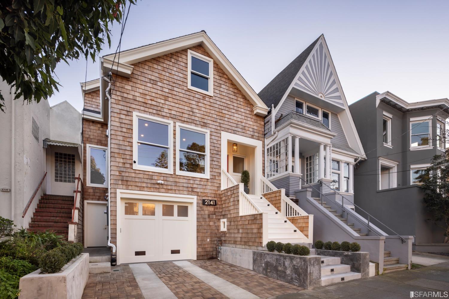 2141 Lake Street