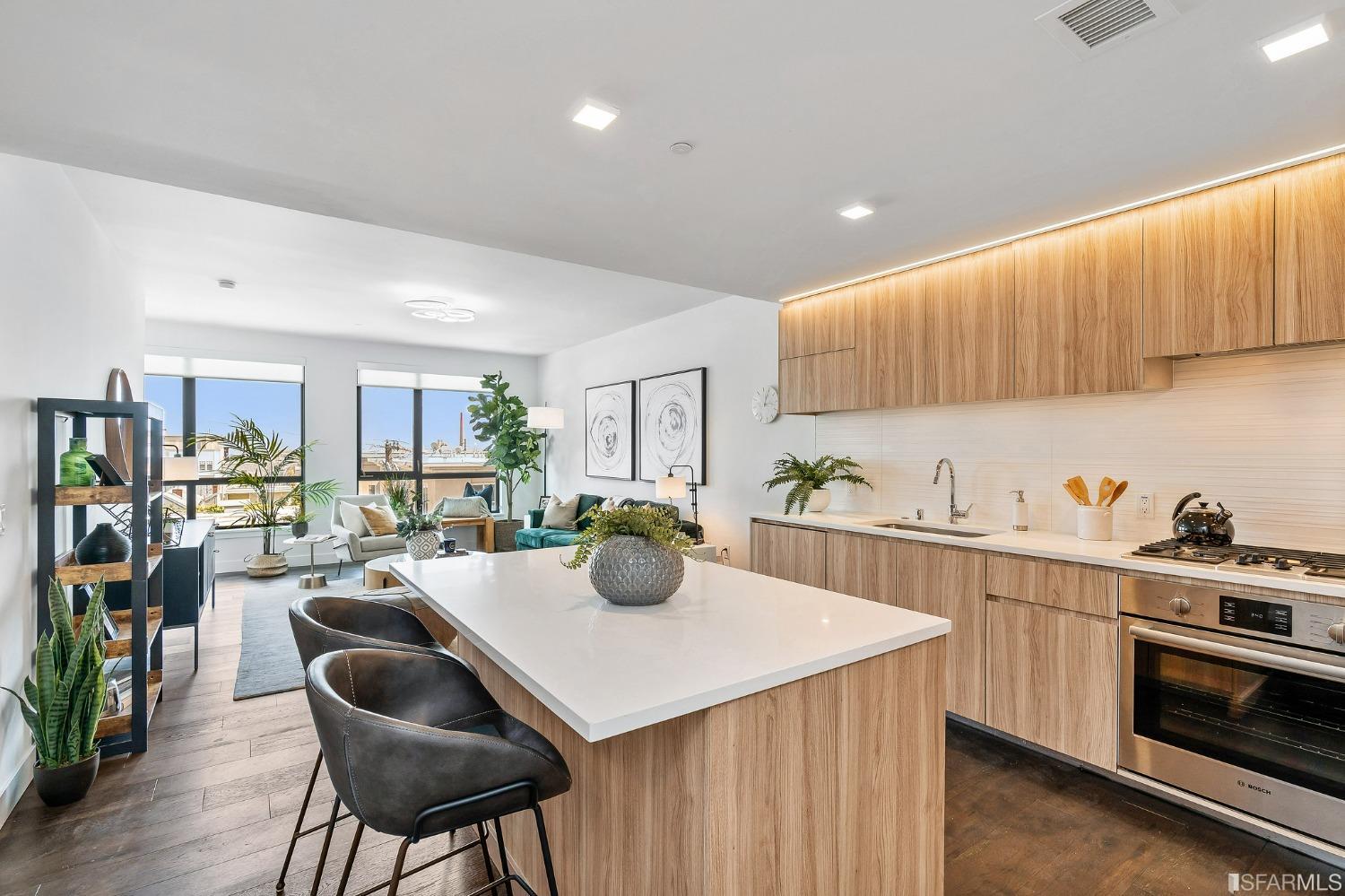 1300 22nd Street Unit: 402