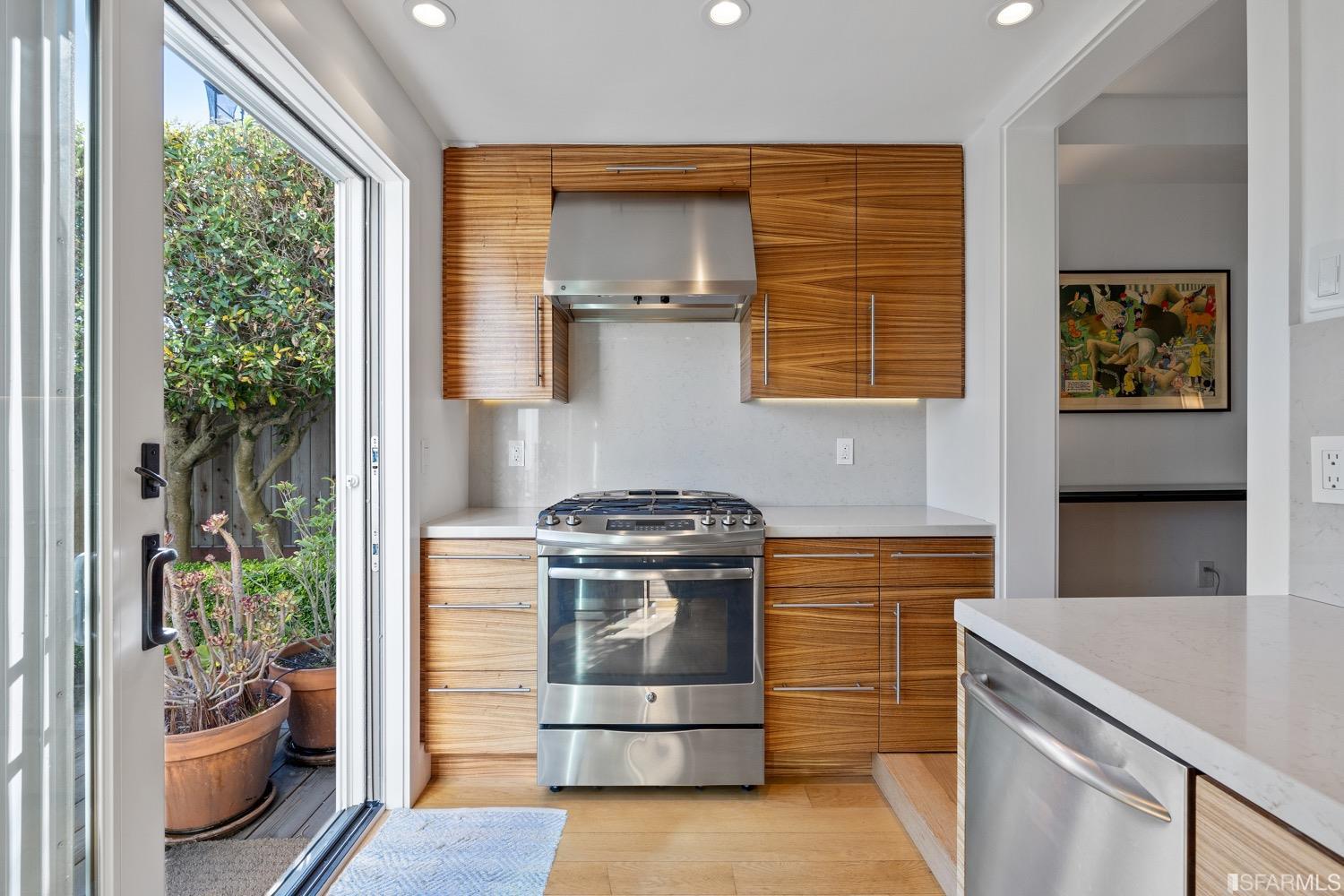 2145 California Street Unit: 5